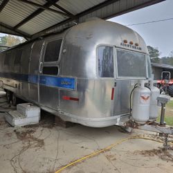 1974 Air Stream Camper