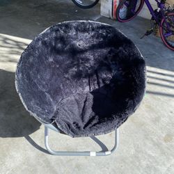 Black Round Saucer Chair