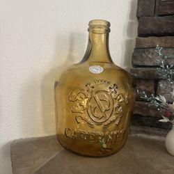 Wine jar decor 