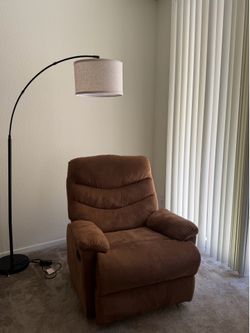 Beige, arched floor lamp with dimmer