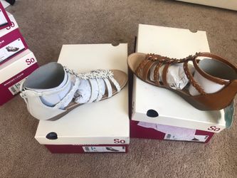 ADORABLE GIRLS SANDALS SIZE 3, 4, AND 5