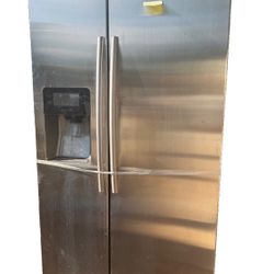 Refrigerator 