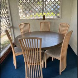 Dining Table And 6 Chairs 