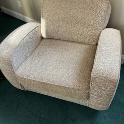 Comfy Twin Chairs