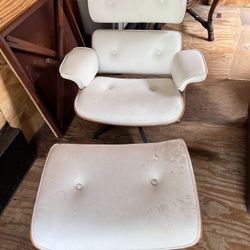 Lounge Chair - Mid Century Modern with Ottoman 
