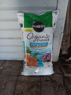 BRAND NEW BAG OF MIRACLE-GRO ORGANIC CHOICE POTTING SOIL FOR SALE
