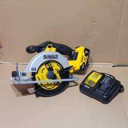DEWALT
20V MAX Cordless 6.5 in. Sidewinder Style Circular Saw Kit