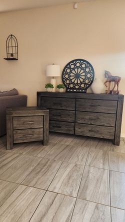 Dresser  & Nightstand Set