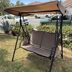 outdoor swing 