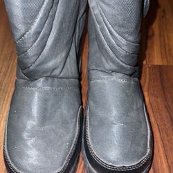 Snow boots 