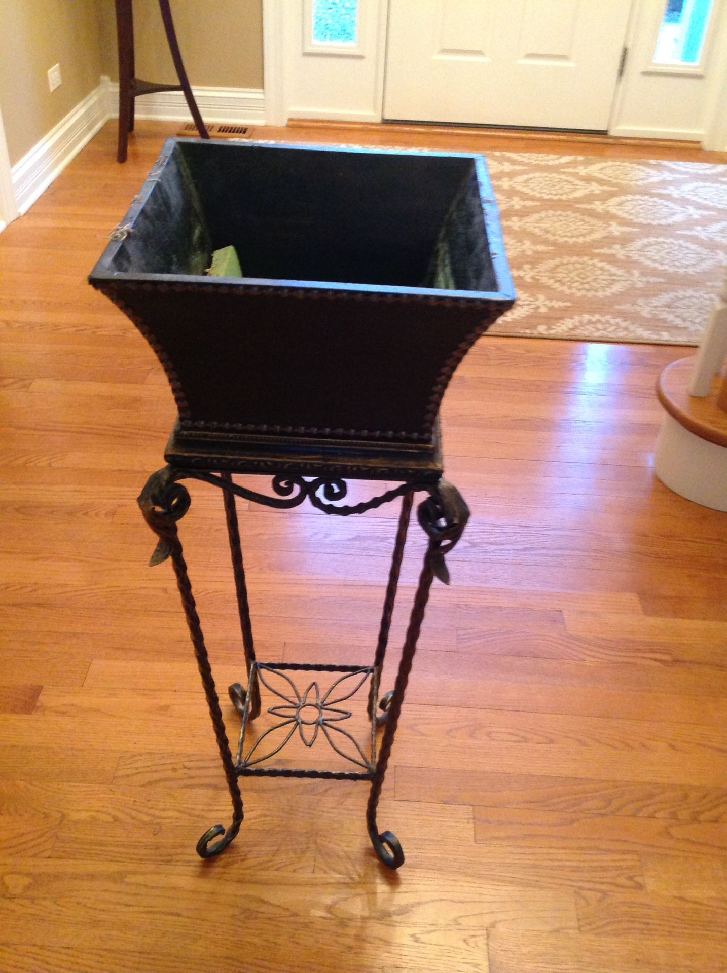 Gorgeous upscale plant stand
