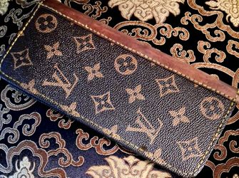 Louis Vutton Women's Wallet 💙 (gently used)