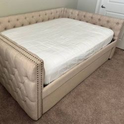 Daybed with Twin Trundle Bed 