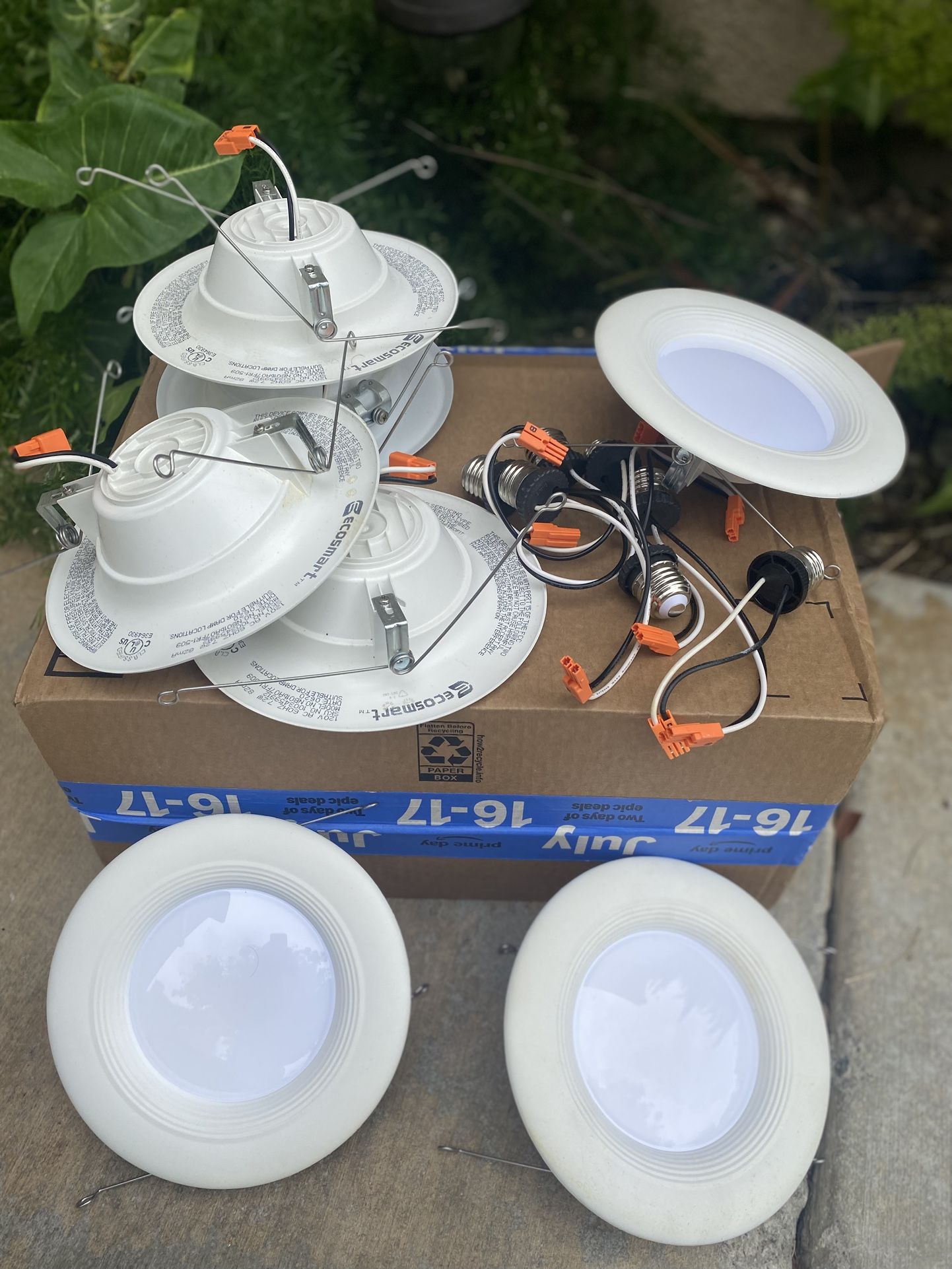 Selling Several used 6” Lights , LED day light , 7 count