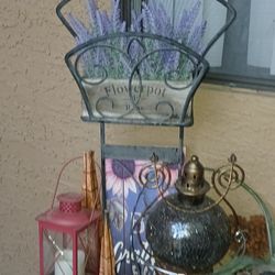 Outdoor Plant Stand W Stakes