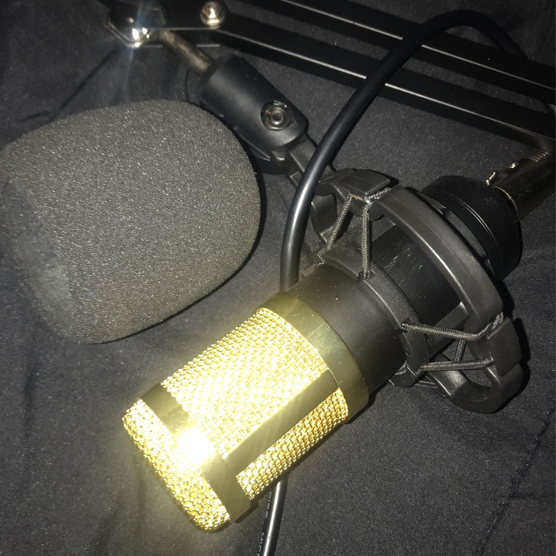 Microphone Set Comes With All Cords