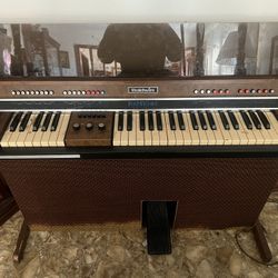 Electric Organ Baldwin Piano & Company Organ