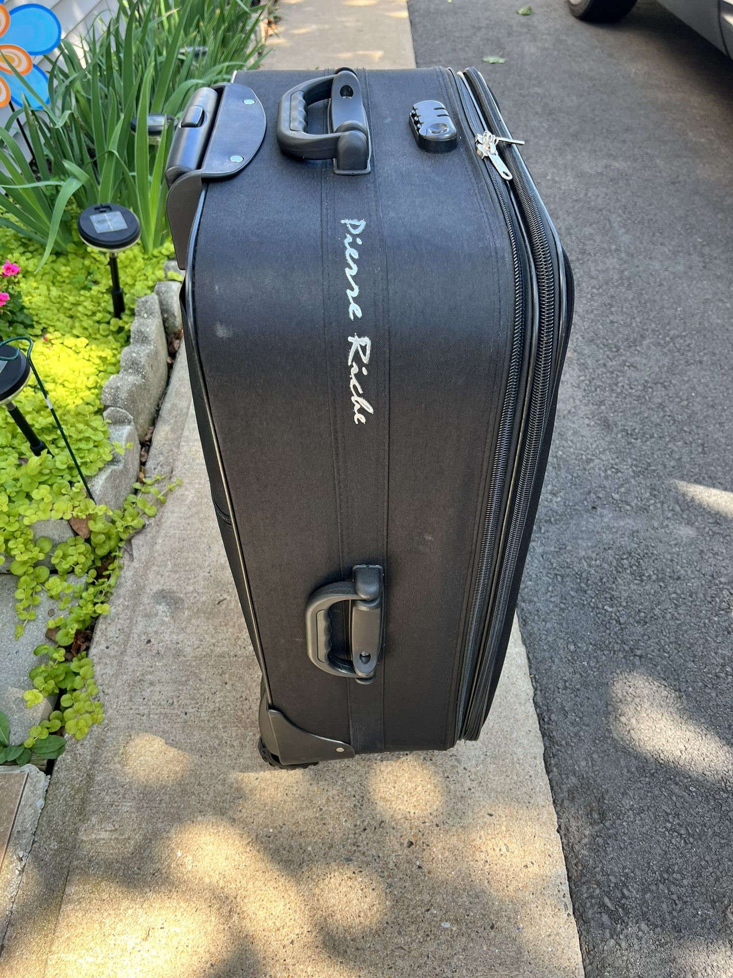 Pierre Riche- 30” Travel Luggage (Black)*** for Sale in Piscataway 