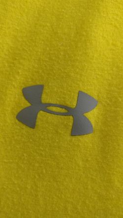 ***Under Armour Heat Gear Polo-Nice***
