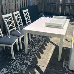 Kitchen Table Plus Chairs And Extenstion