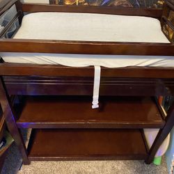 Changing Table With Pad And 3 Covers