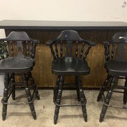 Bar With 3 Swivel Chairs