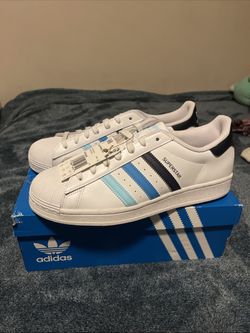 BRAND NEW 💫 Adidas Superstar White Blue Stripes Men’s Size 9.5 w/ Box