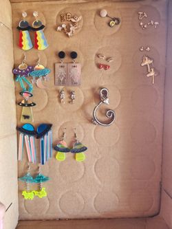 Lot of earrings