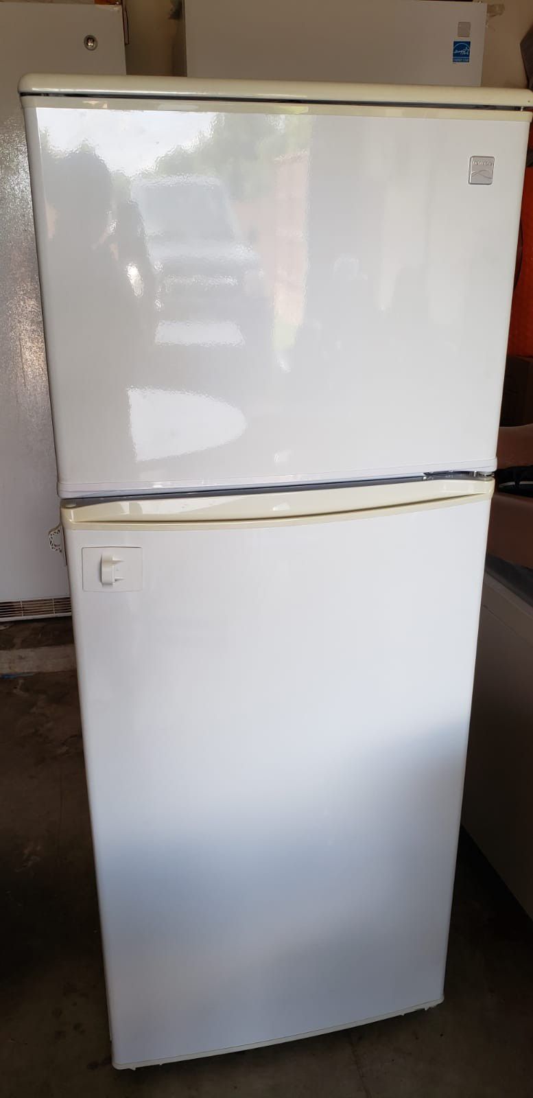 Kenmore 11Cu. Ft Top FreezerRefrigerator