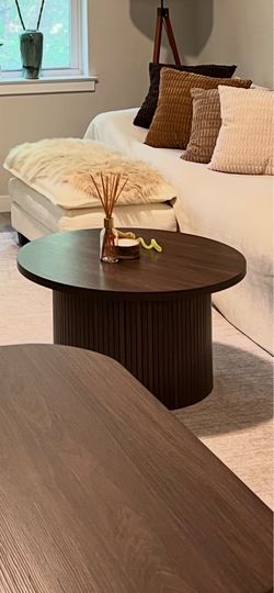 Round coffee table