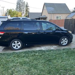 2014 Toyota Sienna