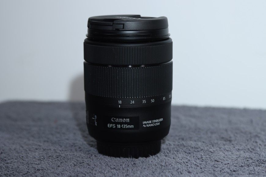 New Canon EFS 18-135mm 3.5-5.6 IS USM