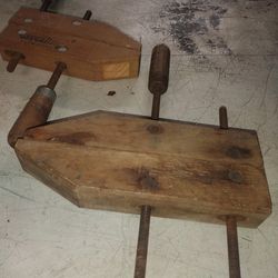 Pair of wood clamps no issues 