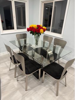 Dinner room table