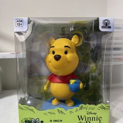 Disney, Winnie The Pooh, 9 Inch Vinyl Figure 