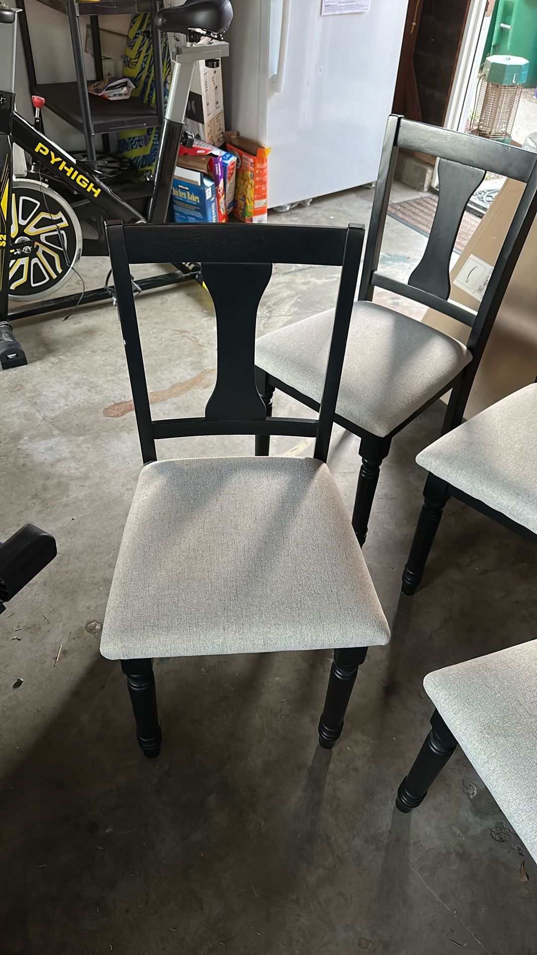 6 TABLE CHAIRS 