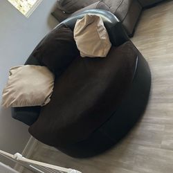 round turning loveseat