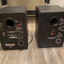 AV-40 M Audio Studio Speakers ! 