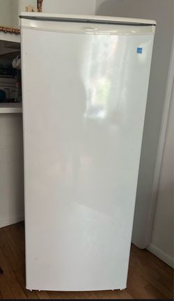 Danby Upright refrigerator White