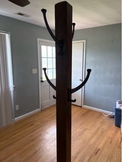freestanding vintage Mission / Arts & Crafts style wooden coat rack hall tree/stand
