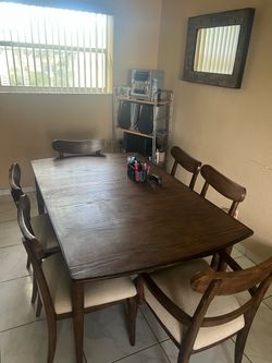Dining room set - Priced to sell