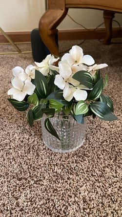 Faux Hydrangea Arrangement in Glass Vase