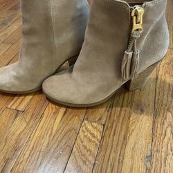Taupe Suede ALDO Ankle Boots – Size 8 – $8
