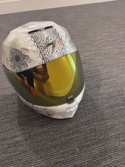 Women’s Bike Helmet - Size Medium 