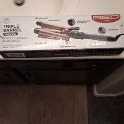 Triple Barrel Waver  Pink and Black Also Its In Great Condition.