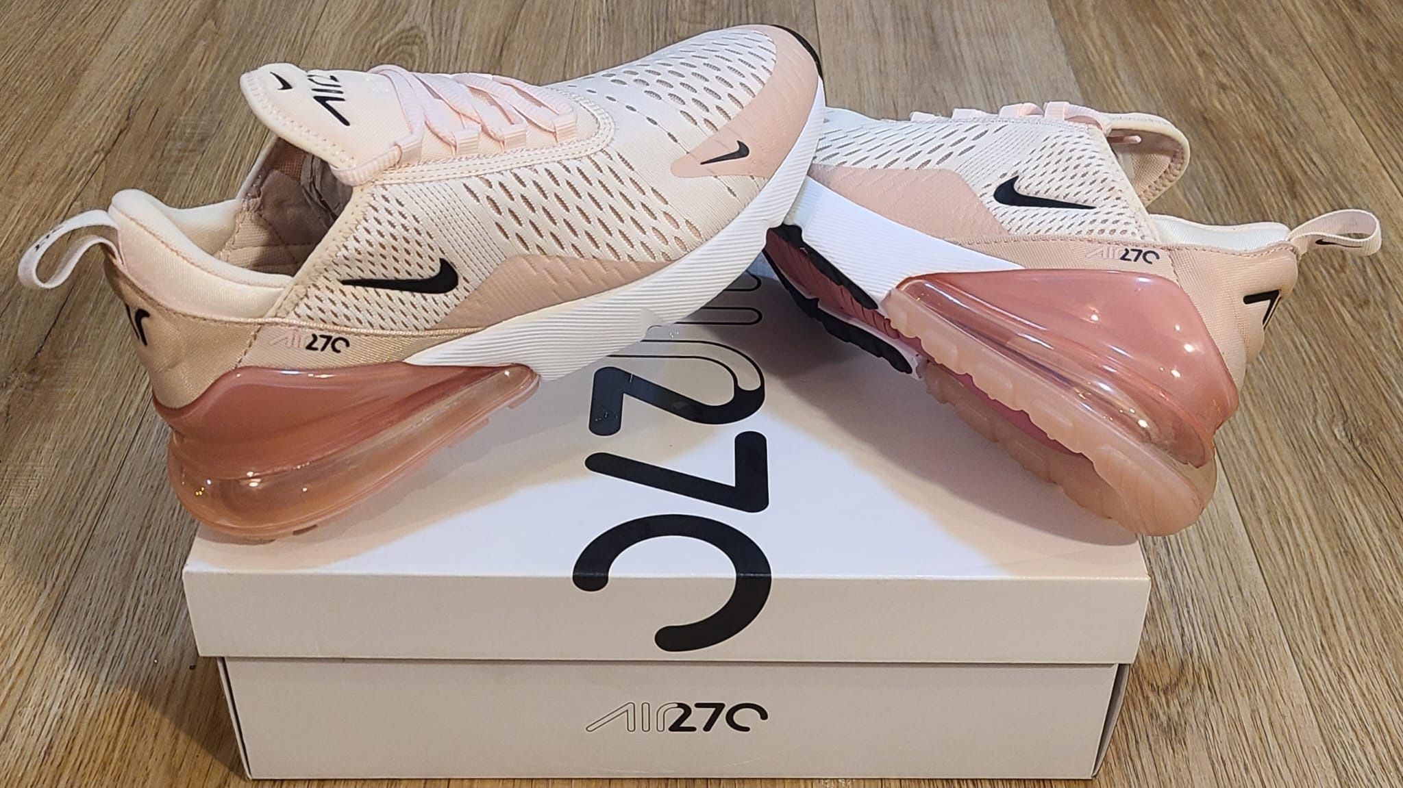 Nike Air Max 270 Size 9 For Women