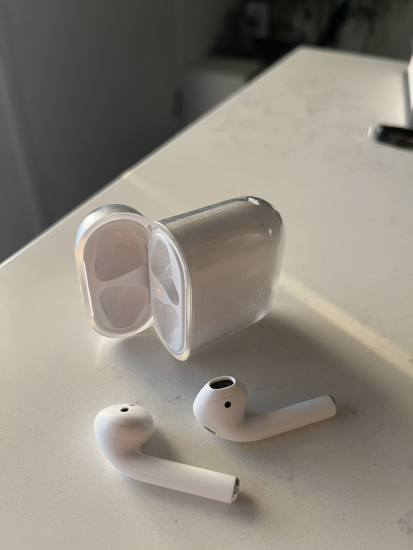 AirPods 2 in Perfect Condition