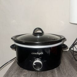 4 Quart Crockpot - Slow Cooker 