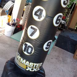 Kickboxing Heavy Duty Punching Bag In Excellent Condition! Cost $400