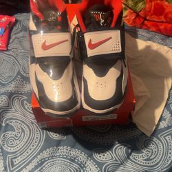 Deion Diamond turf size 10